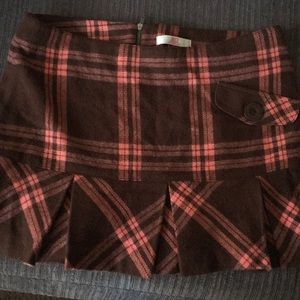 JLo plaid skirt
